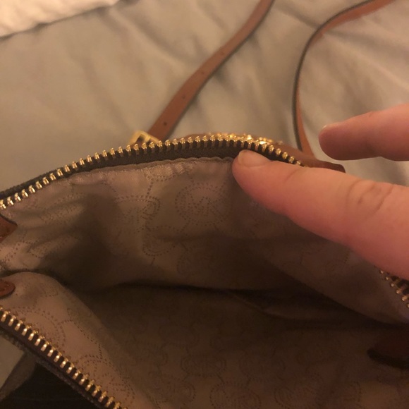 Micheal Kors Crossbody - Picture 6 of 7